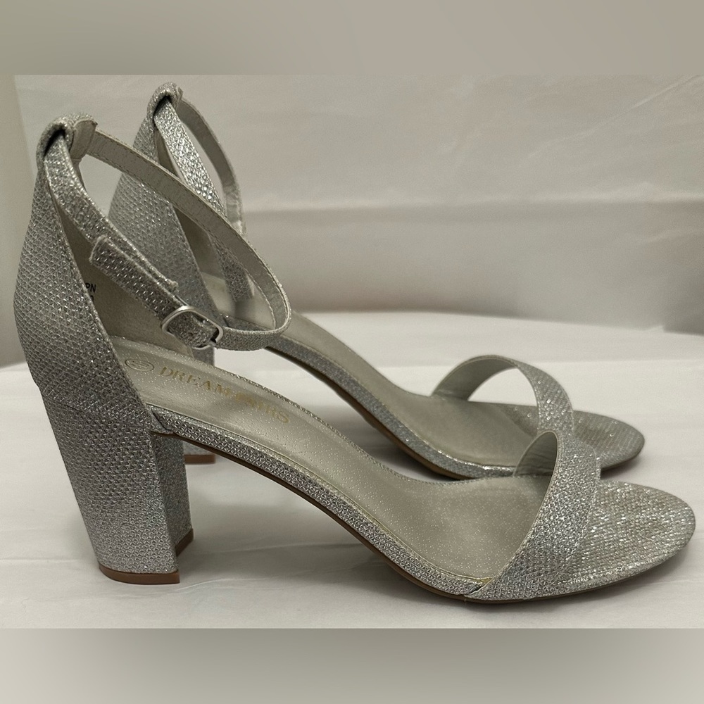 Dream Pairs Woman’s Silver Heels Sandals Size 10